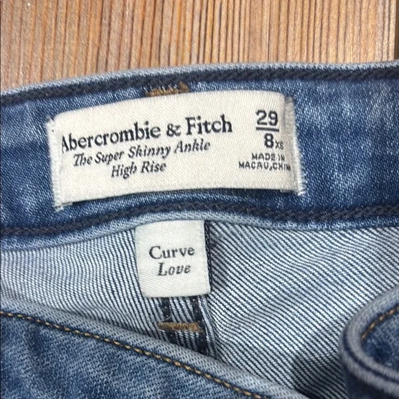Abercrombie distressed skinny jean - Picture 2 of 3